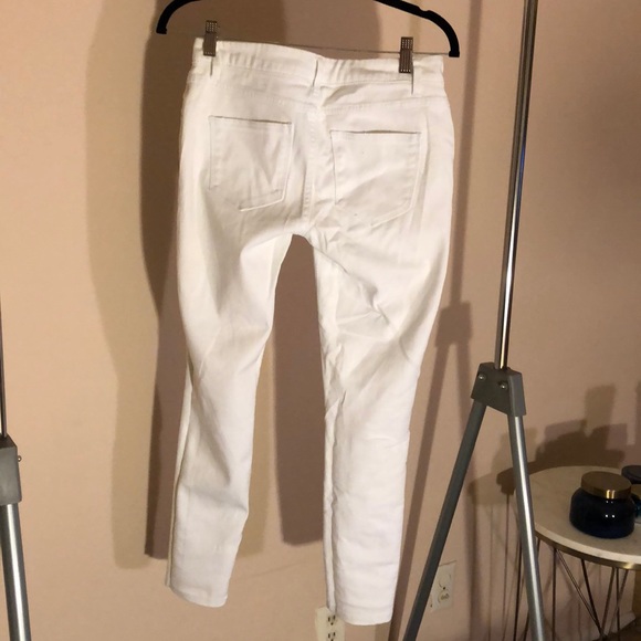 White distressed skinny jeans - Picture 4 of 7